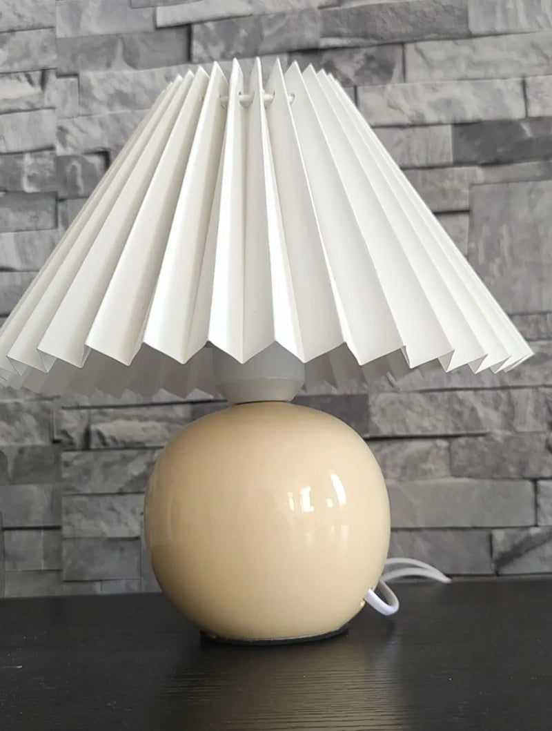 Abajur de Mesa Plissado Estilo Coreano - Elegância e Conforto